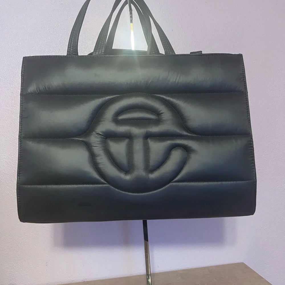 Telfar Bundle - Picture 7 of 16